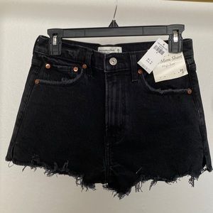New with tags Abercrombie mom short high rise black!